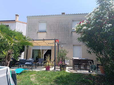 Maison - 96 m² - 4 pièces