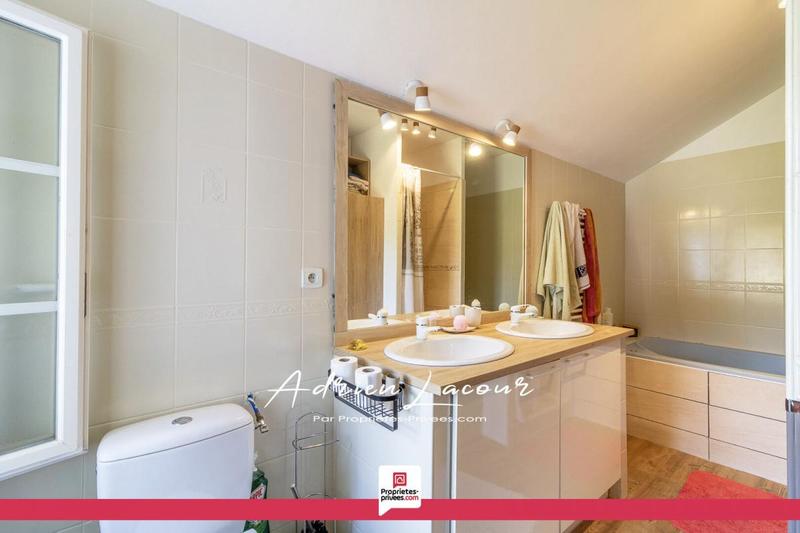 Maison - 180 m² - 8 pièces