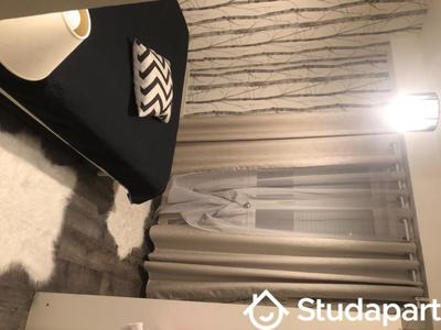 Chambre - 11 m² - 1 pièce