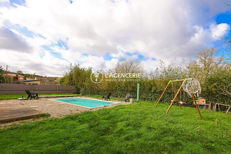 Maison traditionnelle - 217 m² - 6 pièces