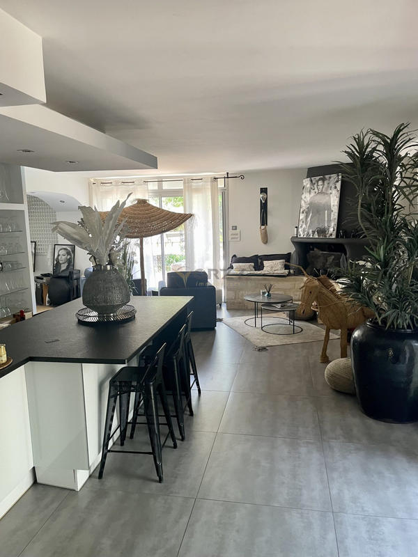 Maison ancienne - 232 m² - 7 pièces