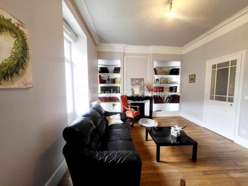 Maison - 376 m² - 19 pièces