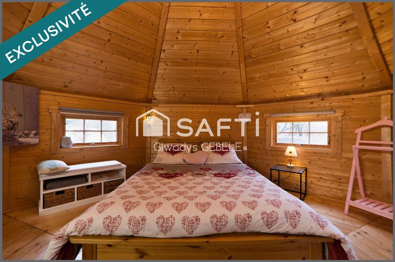 Maison - 233 m² - 12 pièces