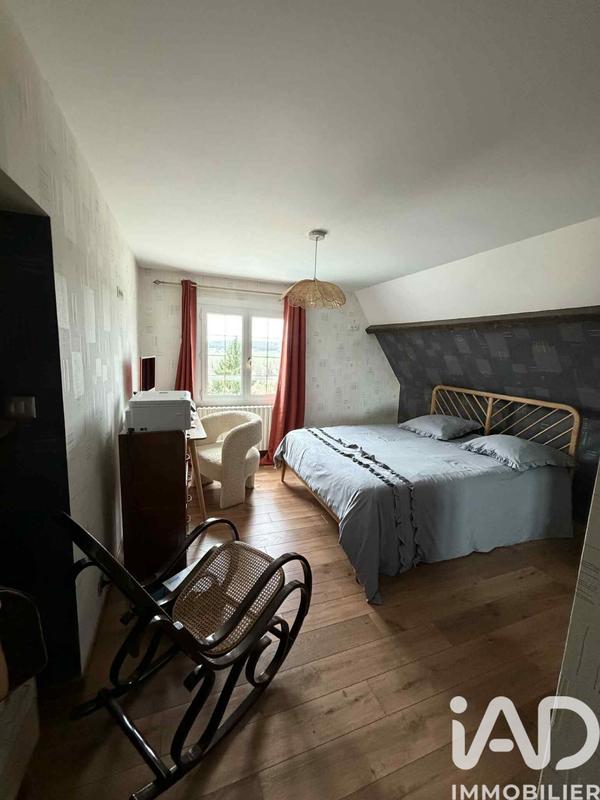 Maison - 180 m² - 8 pièces