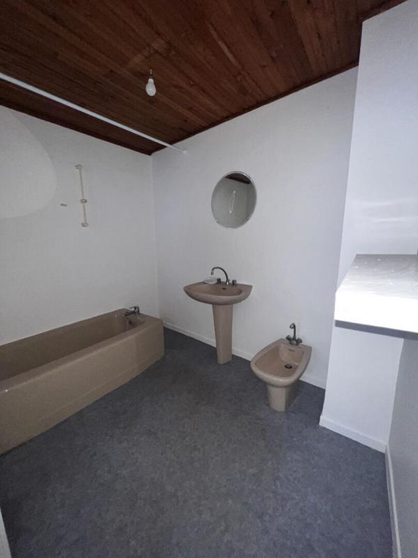 Immeuble - 650 m² - 1 pièce