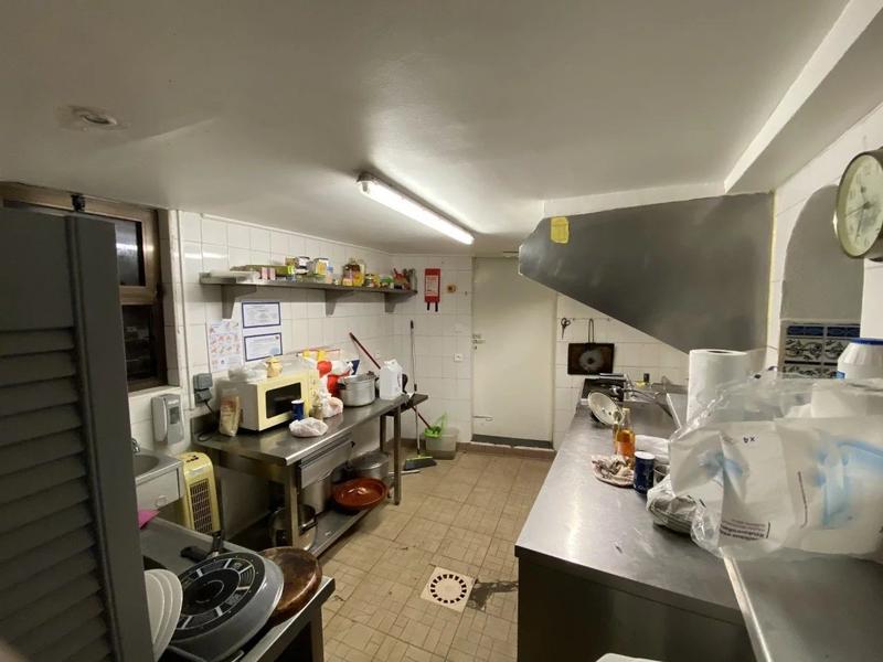 Local commercial - 106 m² - 4 pièces