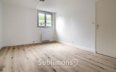 Local commercial - 89 m² - 6 pièces