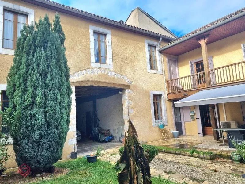 Maison de village - 146 m² - 8 pièces