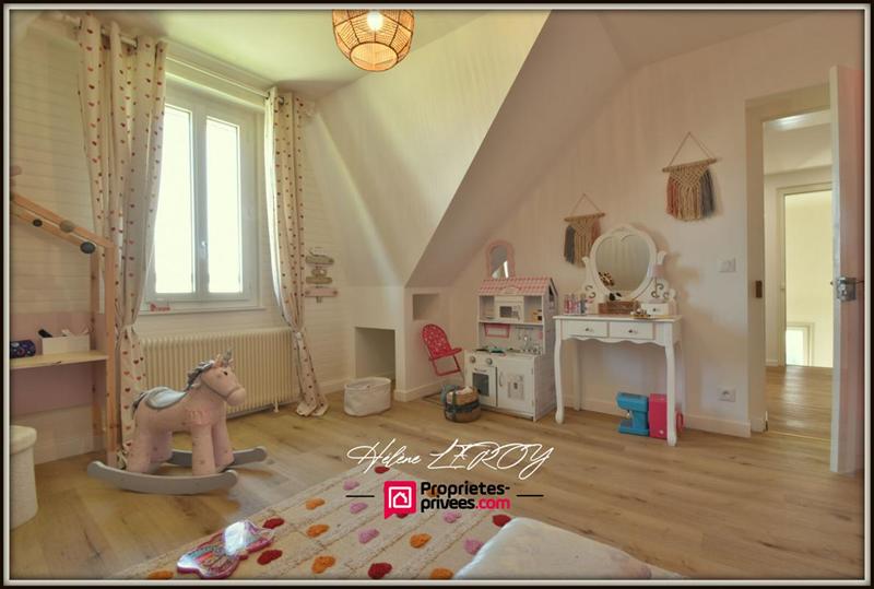 Demeure - 229 m² - 6 pièces