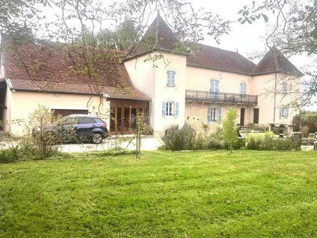 Maison - 252 m² - 10 pièces
