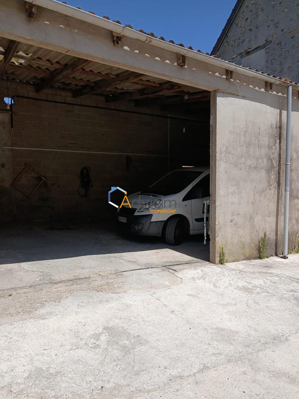 Maison - 225 m² - 8 pièces