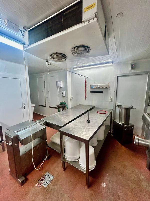 Local commercial - 706 m² - 8 pièces