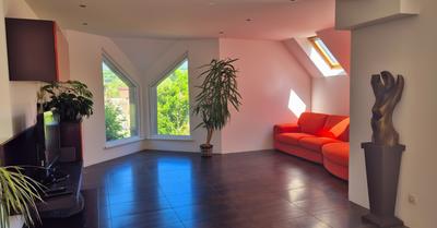 Maison - 222 m² - 8 pièces