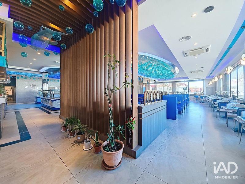 Local commercial - 1 200 m²