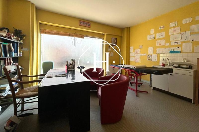 Local commercial - 94 m² - 5 pièces