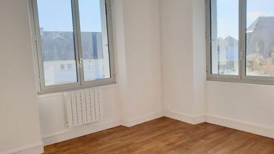 Maison - 224 m² - 9 pièces