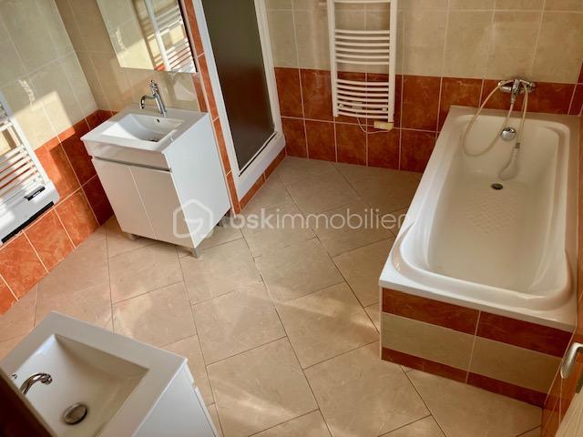 Maison - 94 m² - 6 pièces