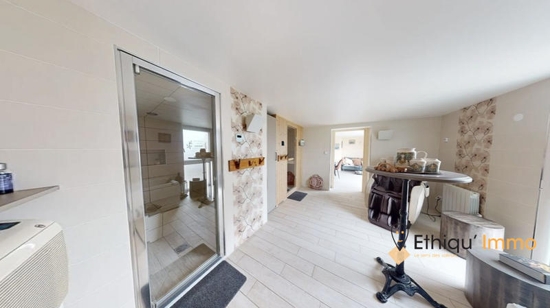 Maison - 316 m² - 8 pièces