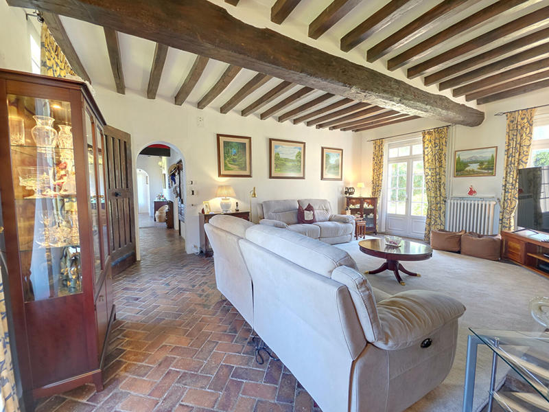 Maison - 261 m² - 11 pièces