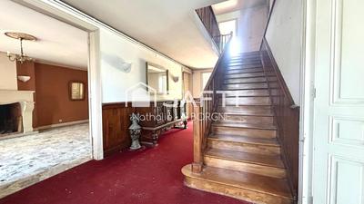 Maison - 331 m² - 8 pièces