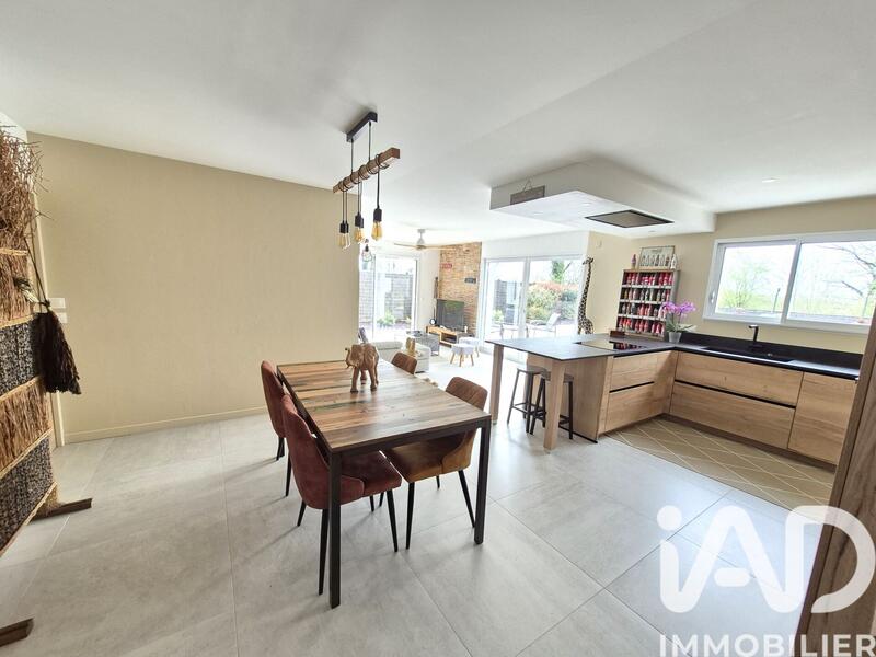 Maison - 104 m² - 4 pièces