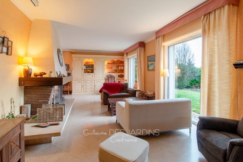 Maison - 240 m² - 8 pièces