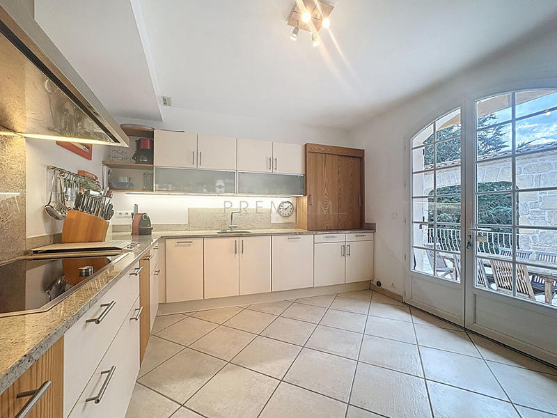 Villa - 215 m² - 7 pièces