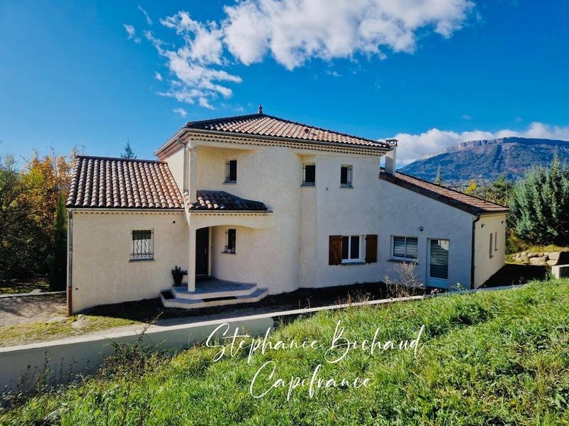 Villa - 205 m² - 6 pièces