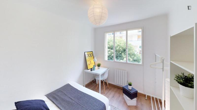 Chambre - 9 m² - 5 pièces