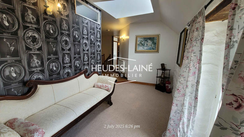 Maison - 330 m² - 10 pièces