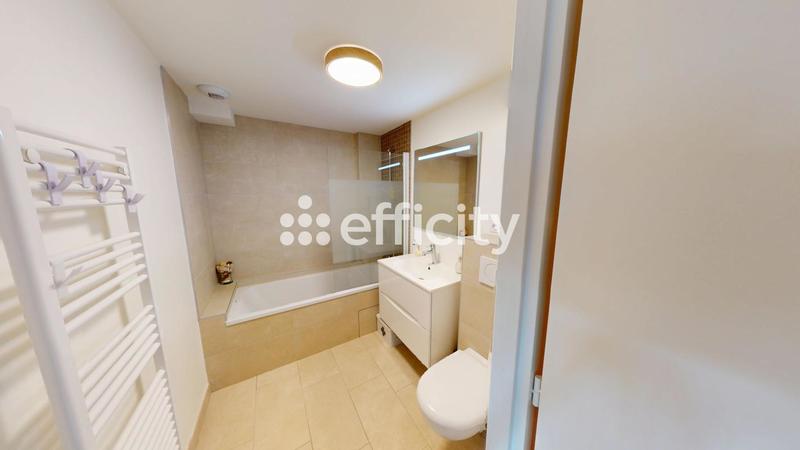 Appartement - 100 m² - 5 pièces