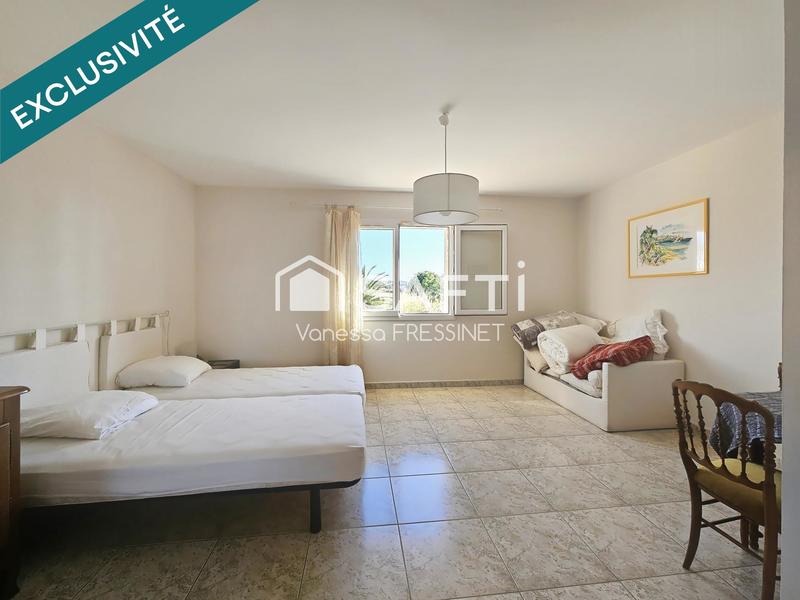 Villa - 215 m² - 6 pièces