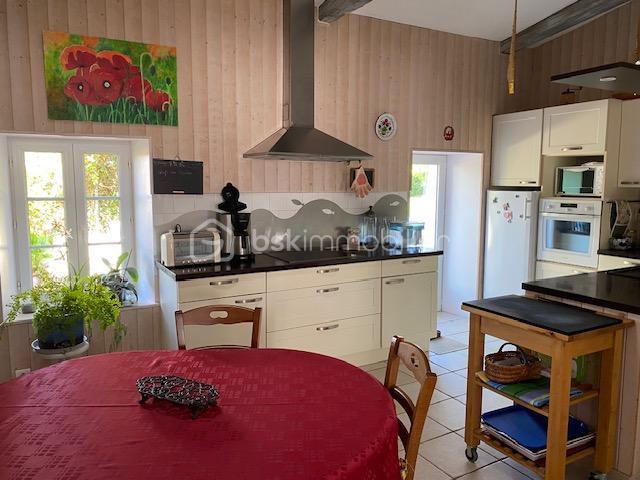 Maison - 235 m² - 7 pièces