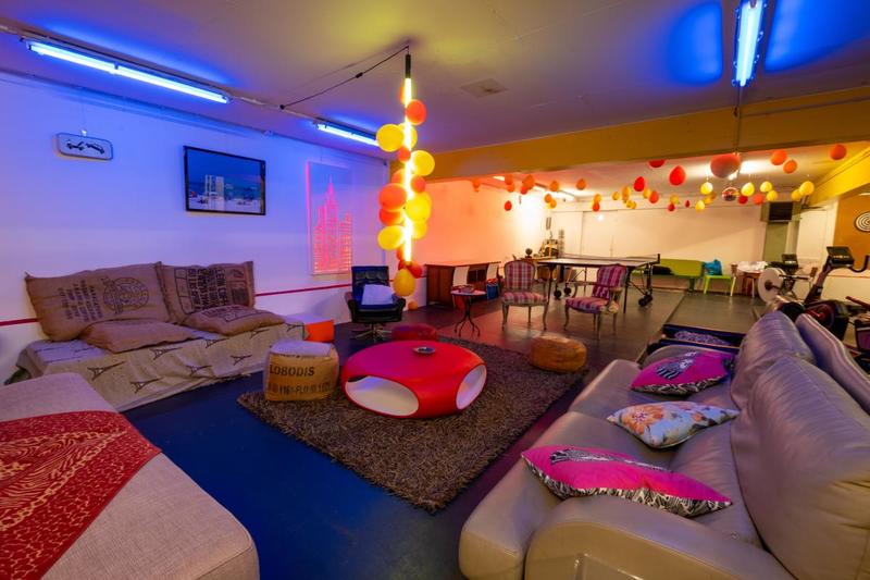 Loft - 323 m² - 6 pièces