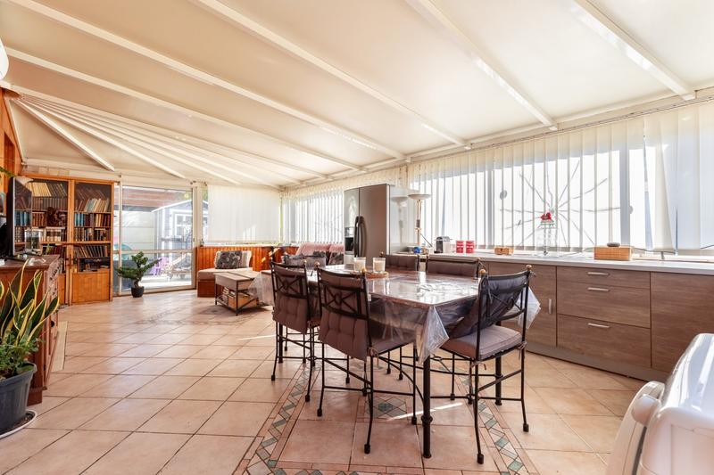 Maison - 180 m² - 9 pièces