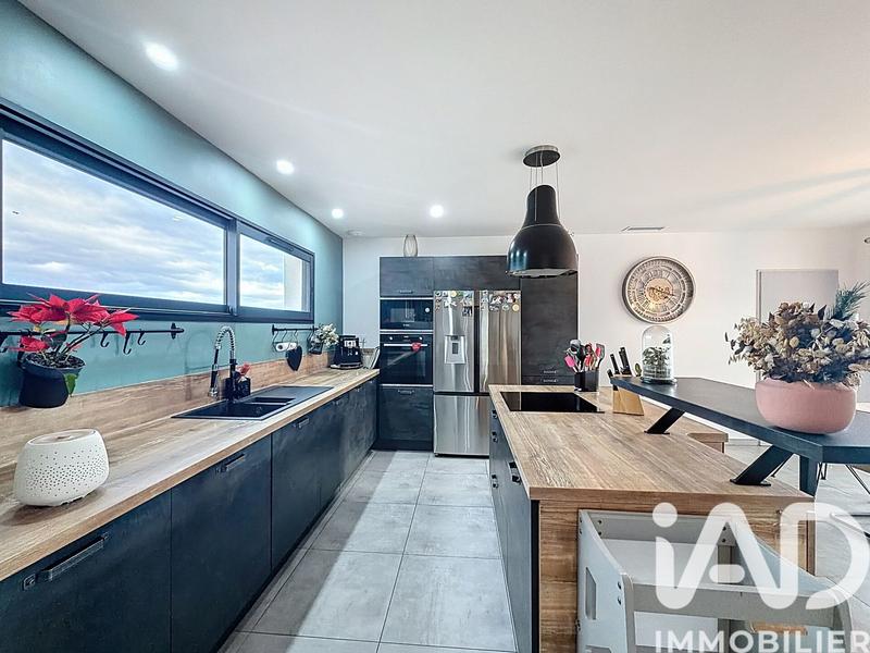 Maison - 102 m² - 4 pièces