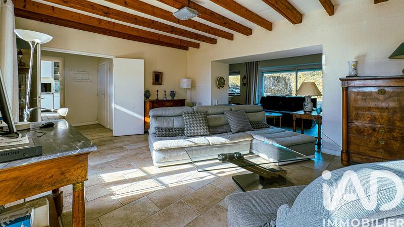 Maison - 278 m² - 12 pièces