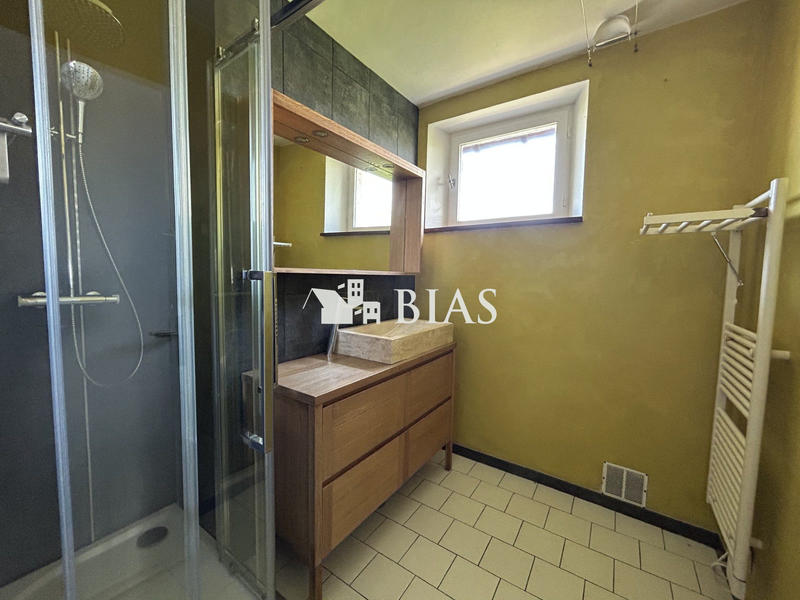 Maison traditionnelle - 194 m² - 7 pièces