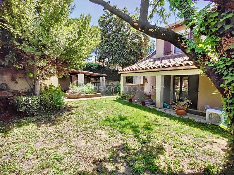 Pavillon - 160 m² - 5 pièces