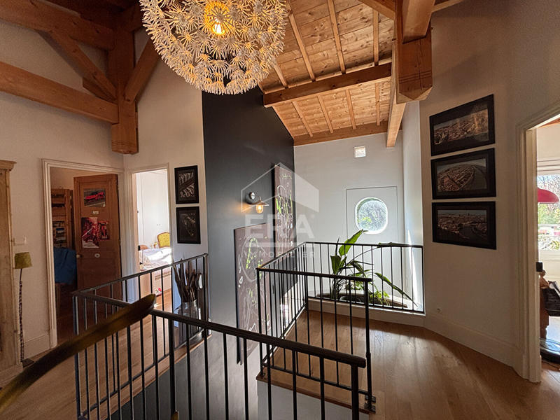 Maison - 182 m² - 6 pièces