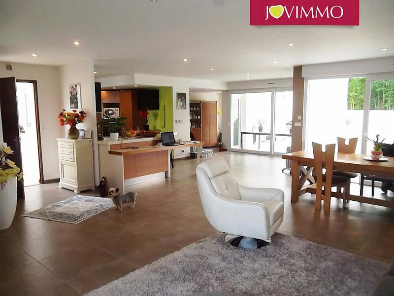 Maison - 181 m² - 5 pièces