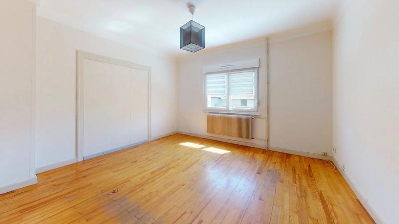 Maison - 207 m² - 7 pièces