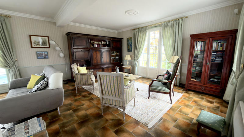 Demeure - 216 m² - 7 pièces