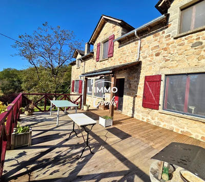 Maison - 230 m² - 8 pièces