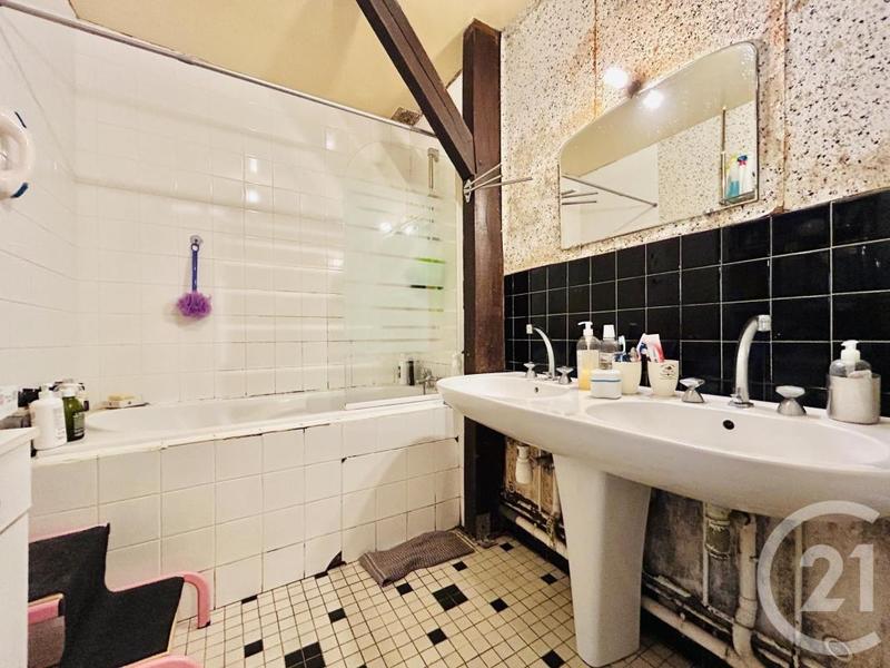 Maison de ville - 334 m² - 21 pièces