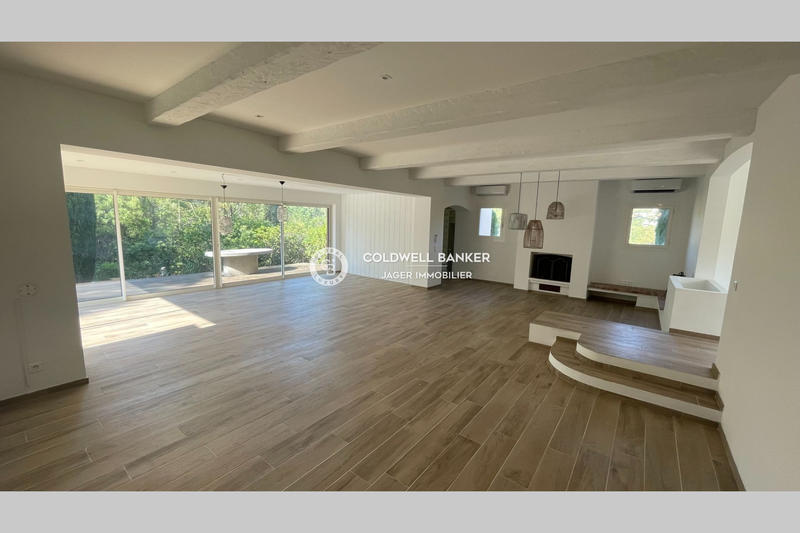 Villa - 300 m² - 8 pièces