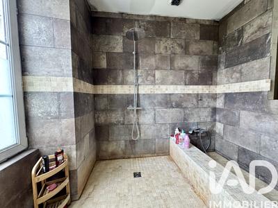 Maison - 238 m² - 6 pièces