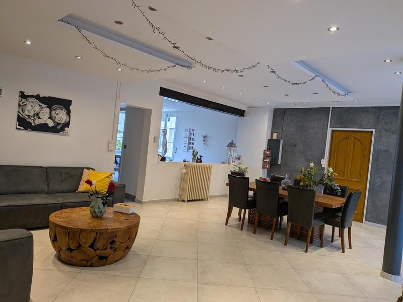 Maison - 164 m² - 6 pièces