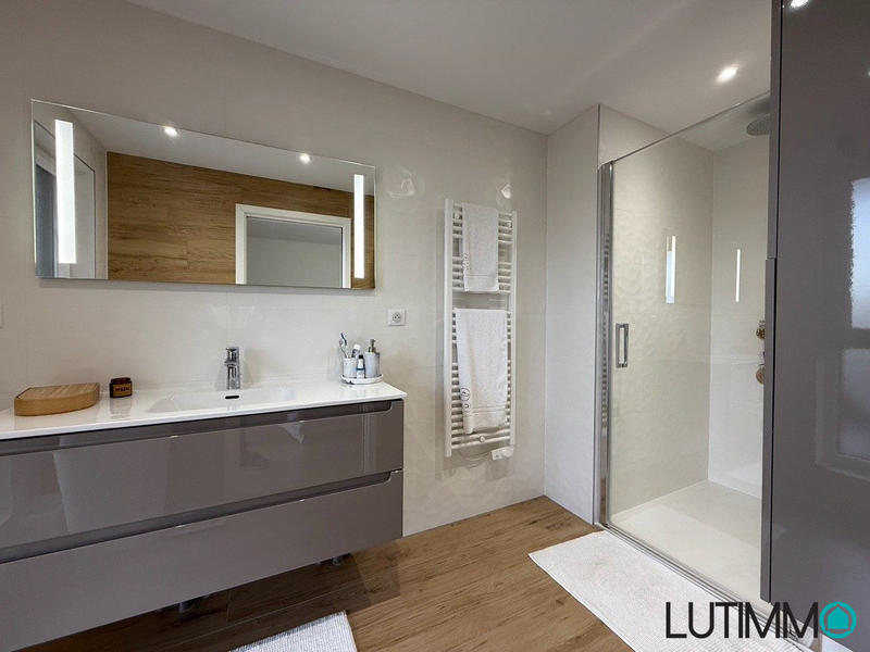 Appartement - 102 m² - 3 pièces