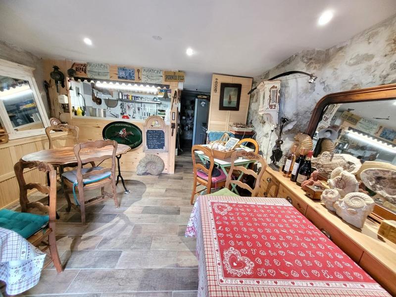 Maison - 222 m² - 8 pièces